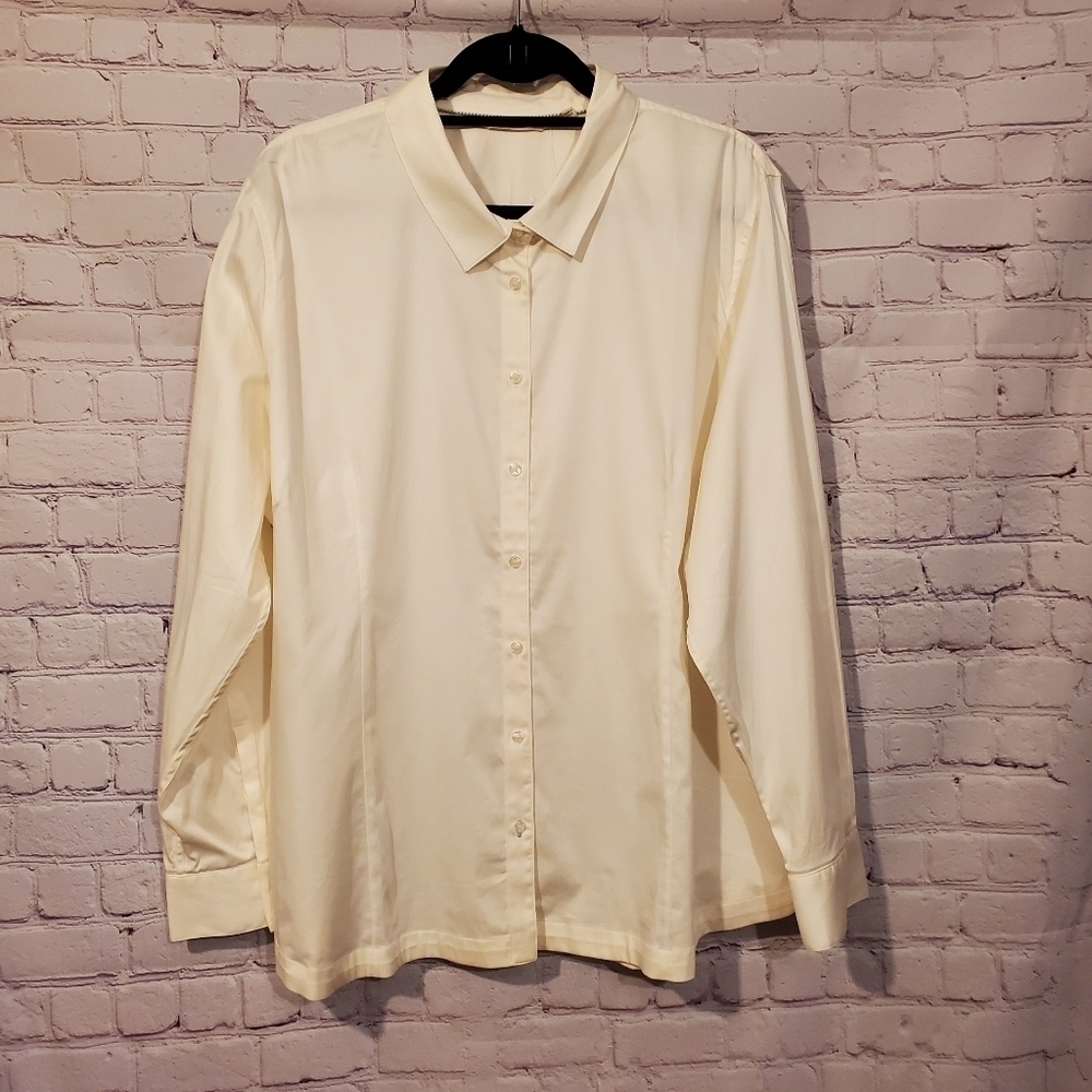 SOFT SURROUNDINS LONG SLEEVE BUTTON UP BLOUSE